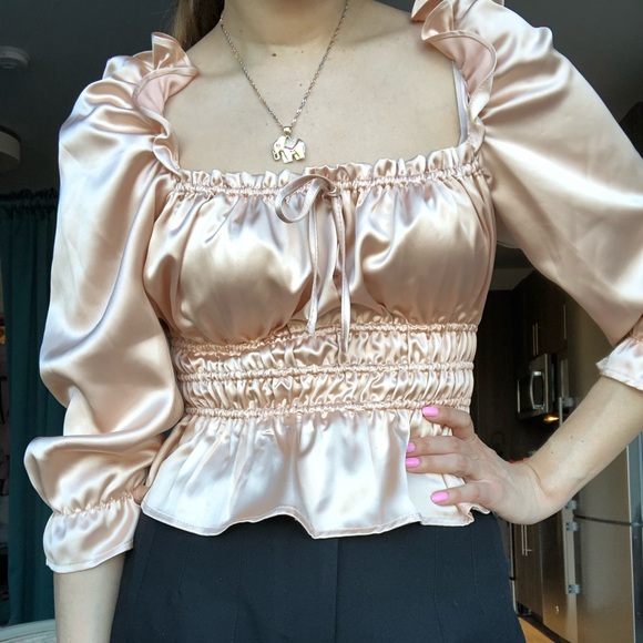 Q + A Los Angeles Satin Top - Picture 3 of 5